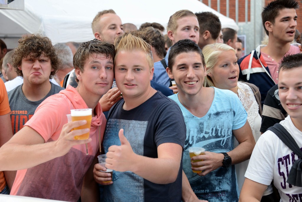 ../Images/Donderdag kermis 070.jpg